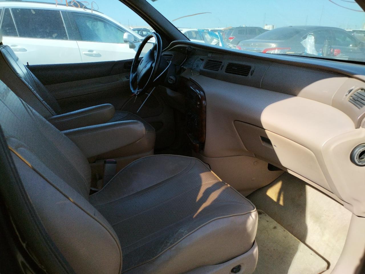 Photo 5 from auction – 1998 FORD WINDSTAR W with VIN 2FMDA5141WBA80697