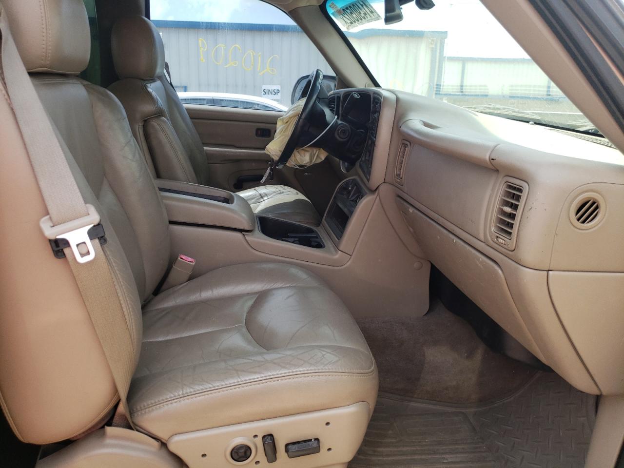 Photo 5 from auction – 2004 CHEVROLET SILVERADO with VIN 2GCEC19T641224108