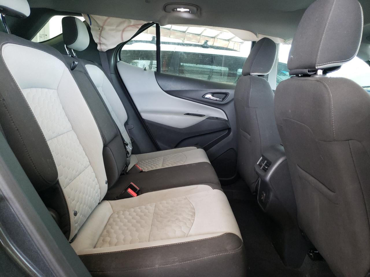 Photo 6 from auction – 2019 CHEVROLET EQUINOX with VIN 3GNAXHEV1KL207657