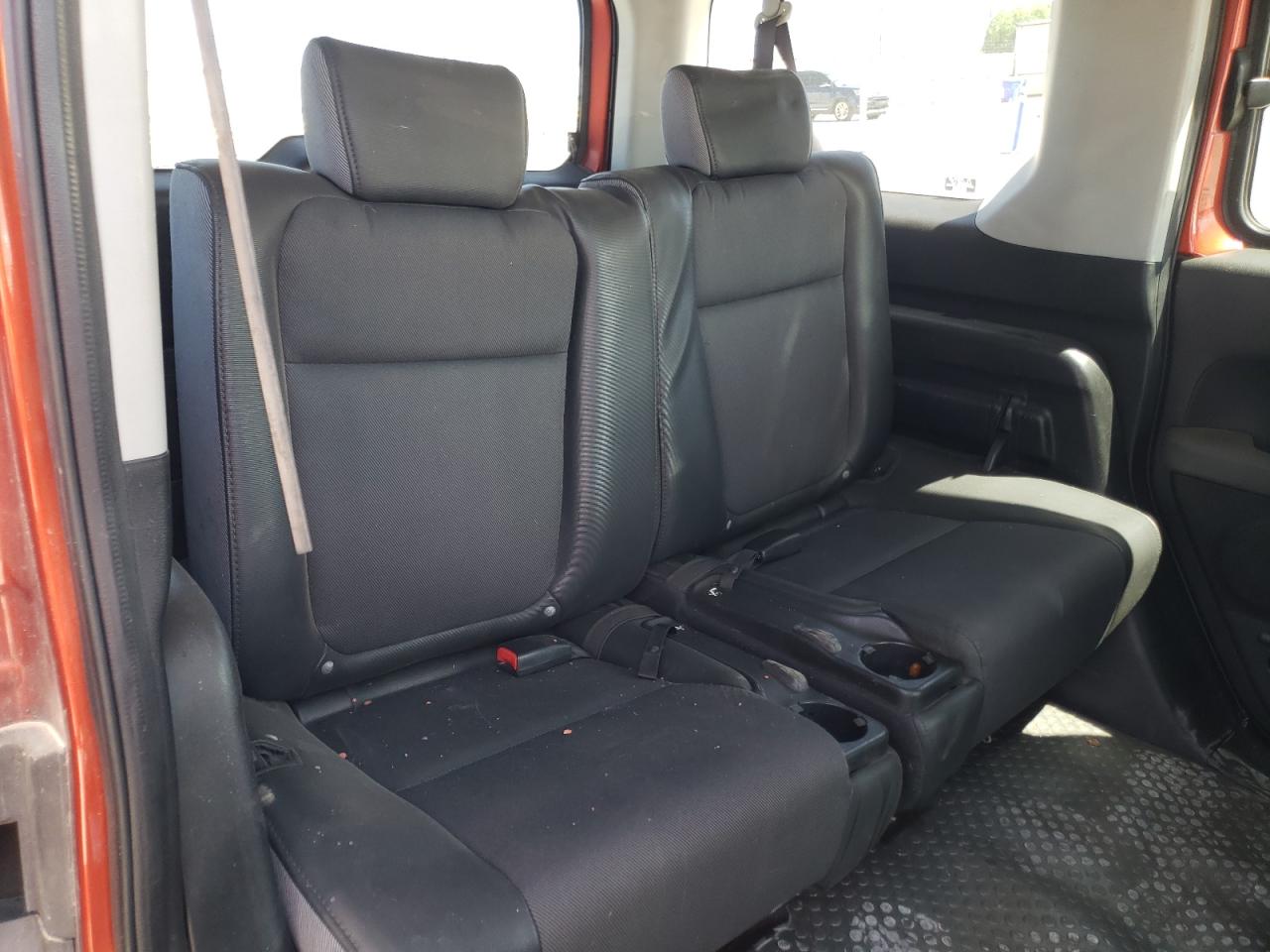 Photo 6 from auction – 2004 HONDA ELEMENT EX with VIN 5J6YH18504L010690