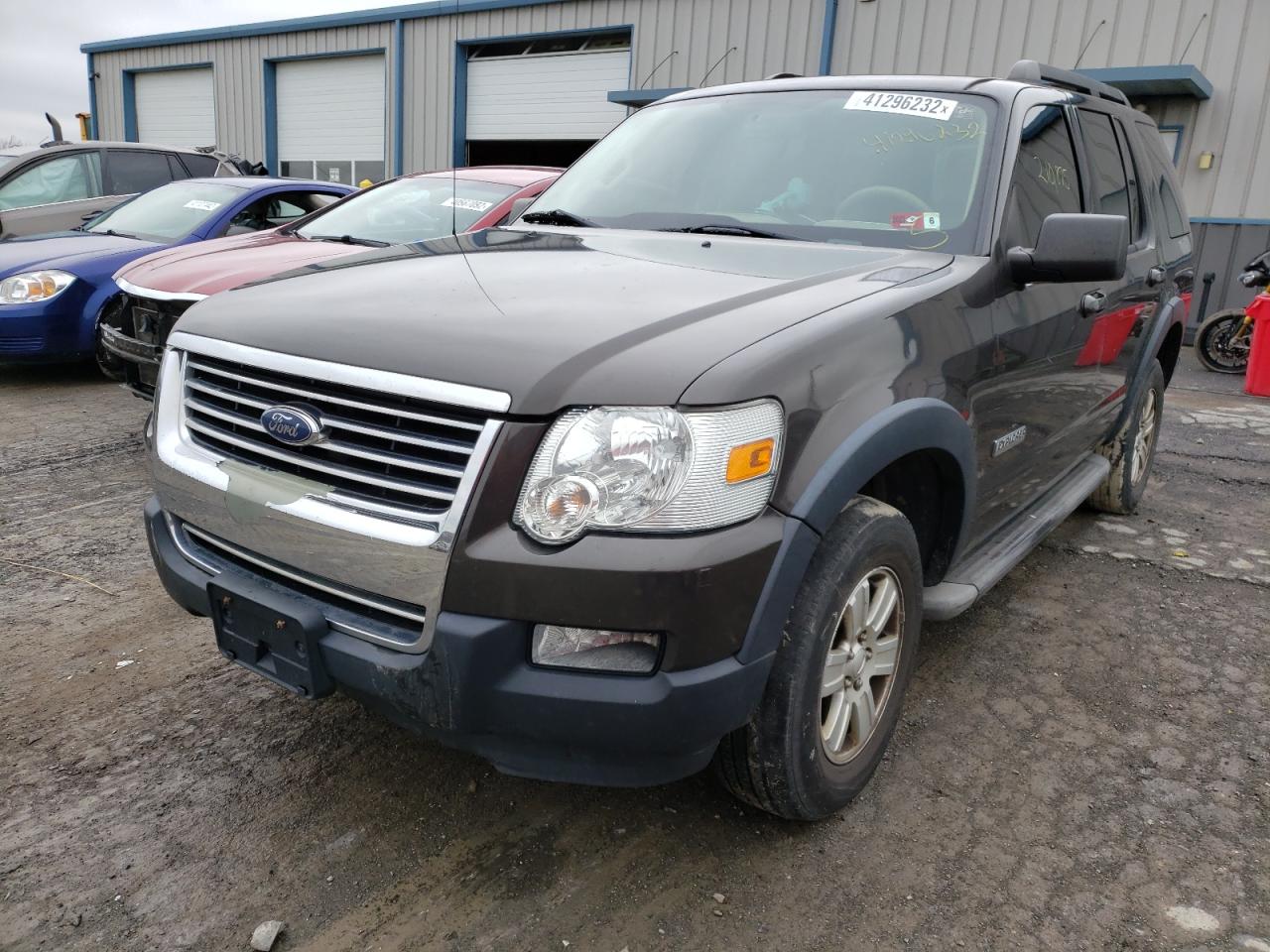 Photo 2 from auction – 2007 FORD EXPLORER with VIN 1FMEU73E27UB86410