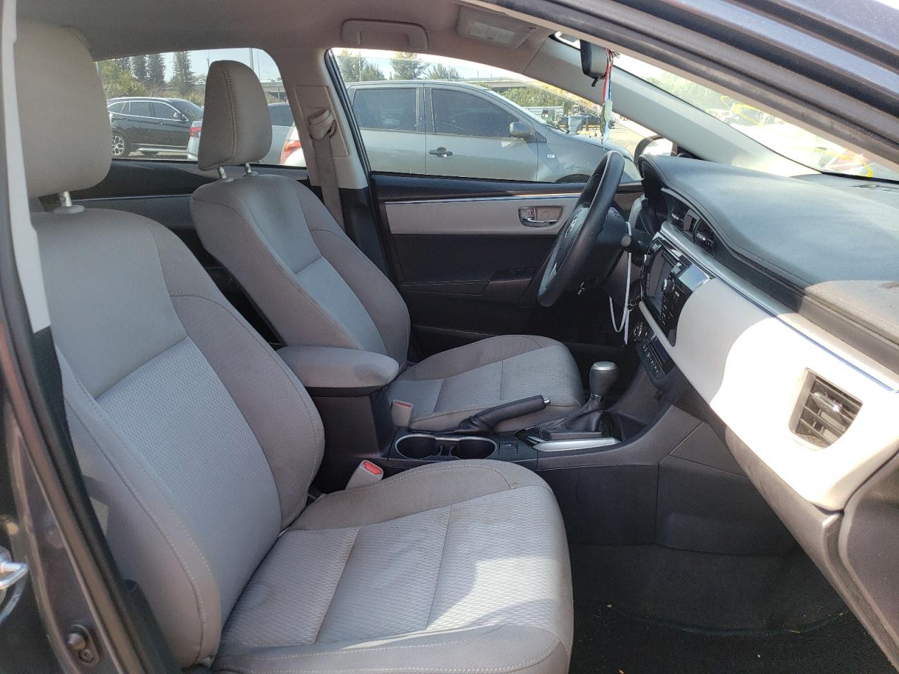 Photo 5 from auction – 2016 TOYOTA COROLLA L with VIN 2T1BURHE9GC676383