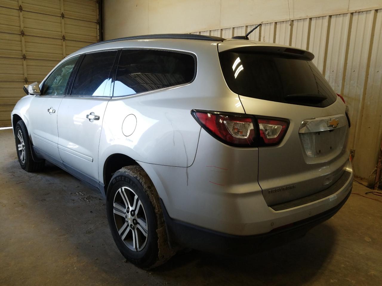 Photo 3 from auction – 2017 CHEVROLET TRAVERSE L with VIN 1GNKRHKD0HJ192921