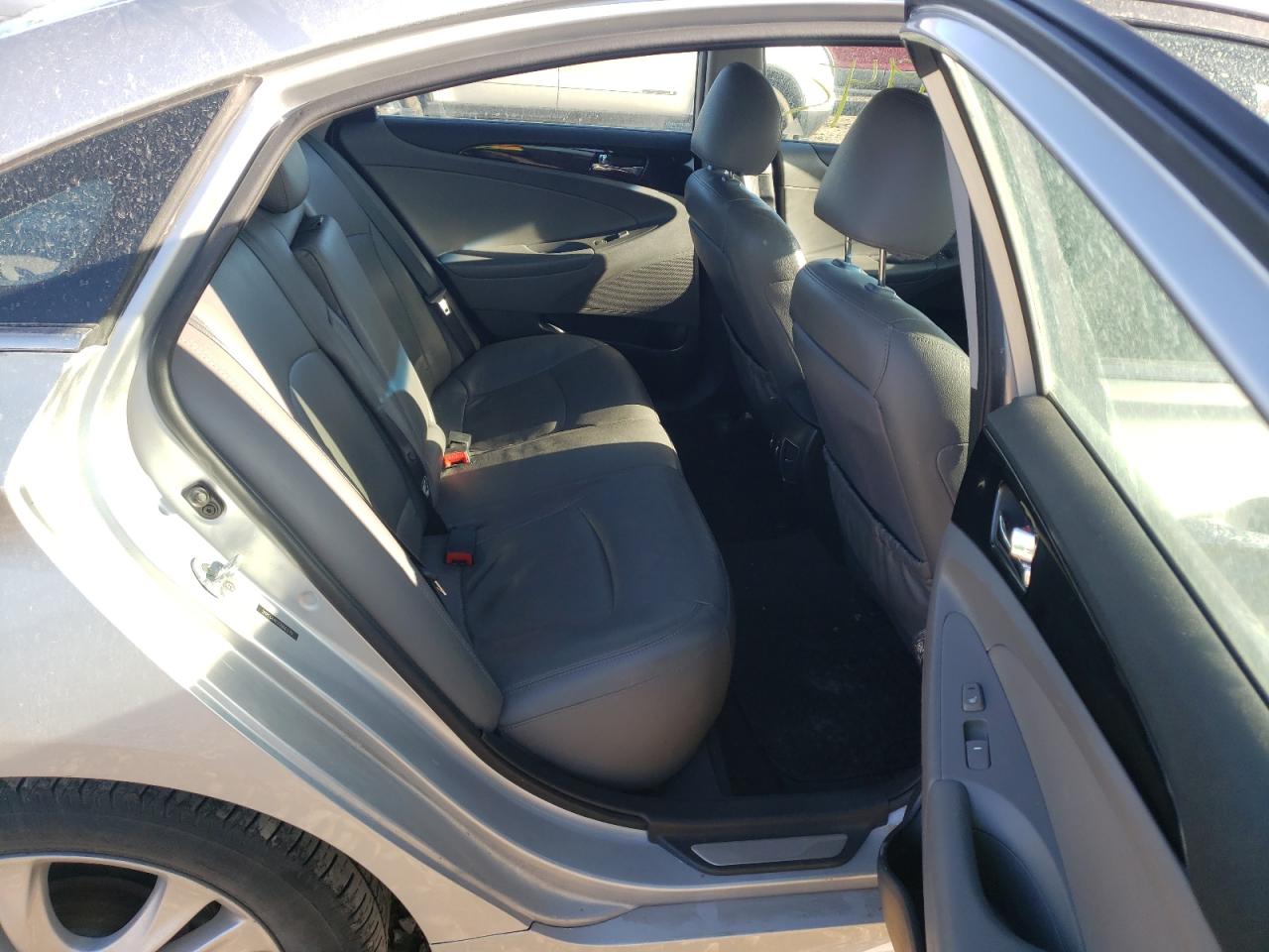 Photo 6 from auction – 2012 HYUNDAI SONATA SE with VIN 5NPEC4AC2CH441570