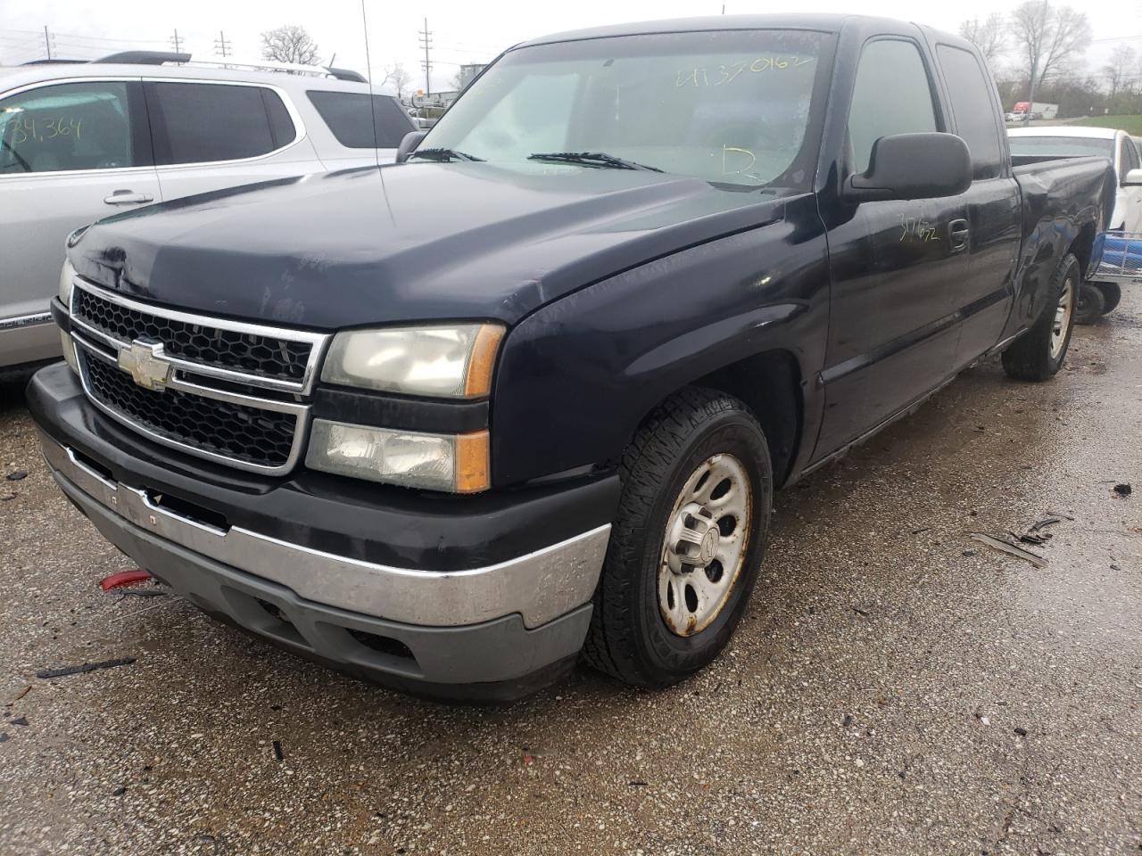 Photo 2 from auction – 2006 CHEVROLET SILVERADO with VIN 1GCEC19Z66E229721