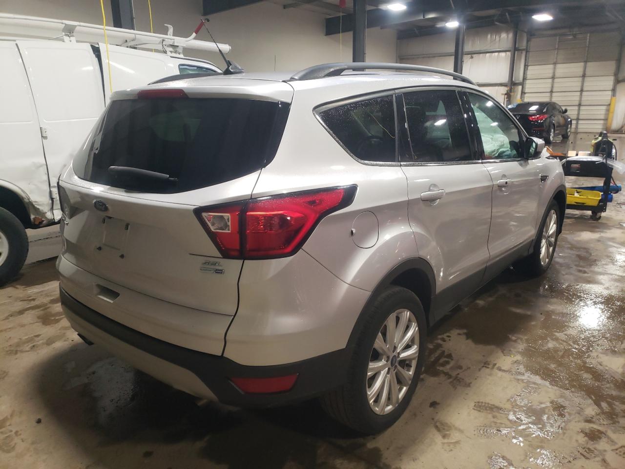 Photo 4 from auction – 2019 FORD ESCAPE SEL with VIN 1FMCU9HD6KUA80943