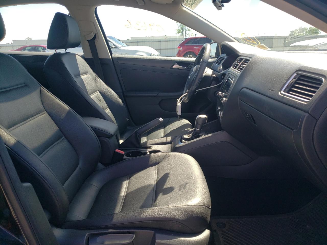 Photo 5 from auction – 2012 VOLKSWAGEN JETTA SE with VIN 3VWDP7AJ9CM425924