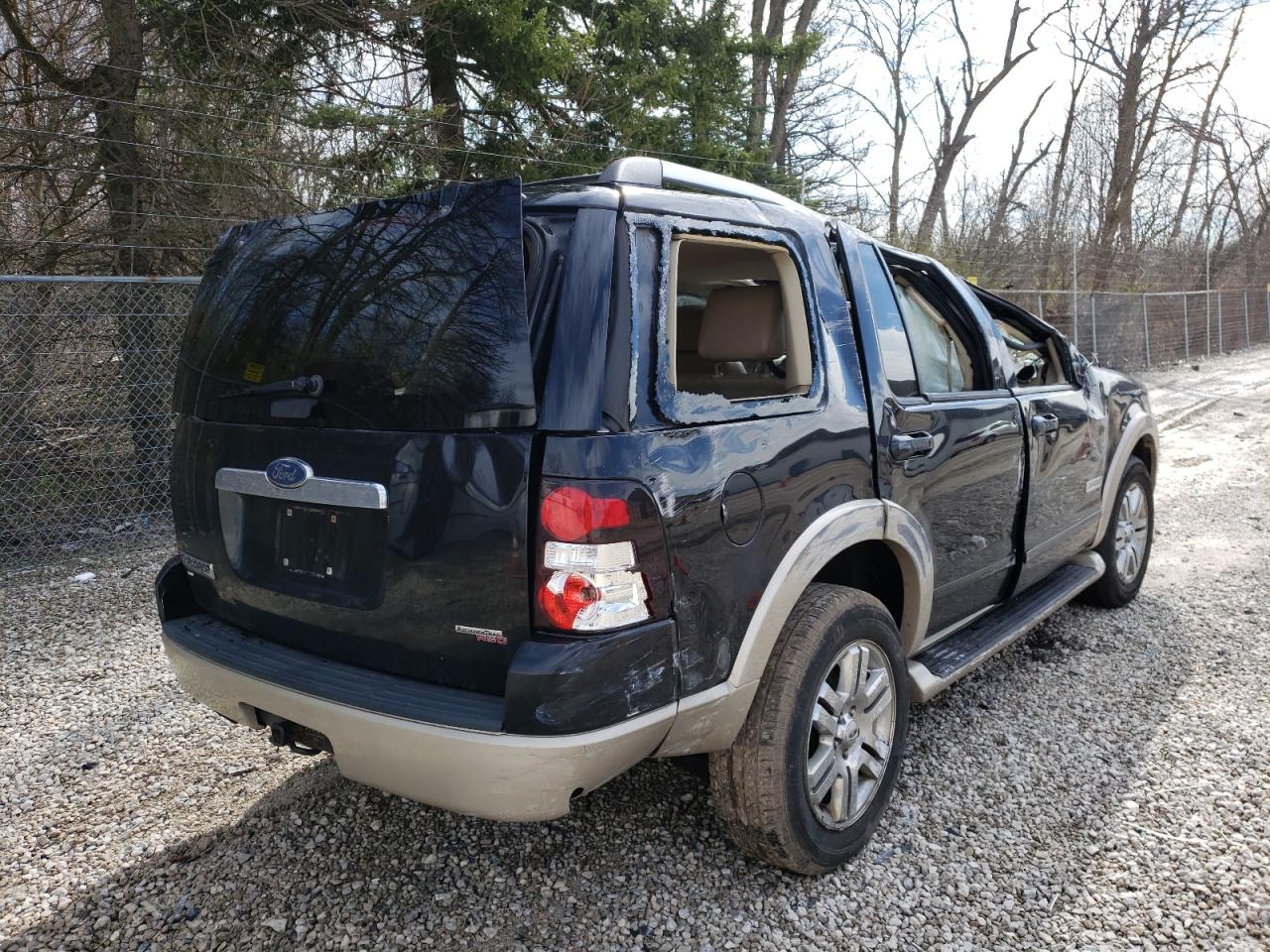 Photo 4 from auction – 2007 FORD EXPLORER E with VIN 1FMEU74EX7UA92869