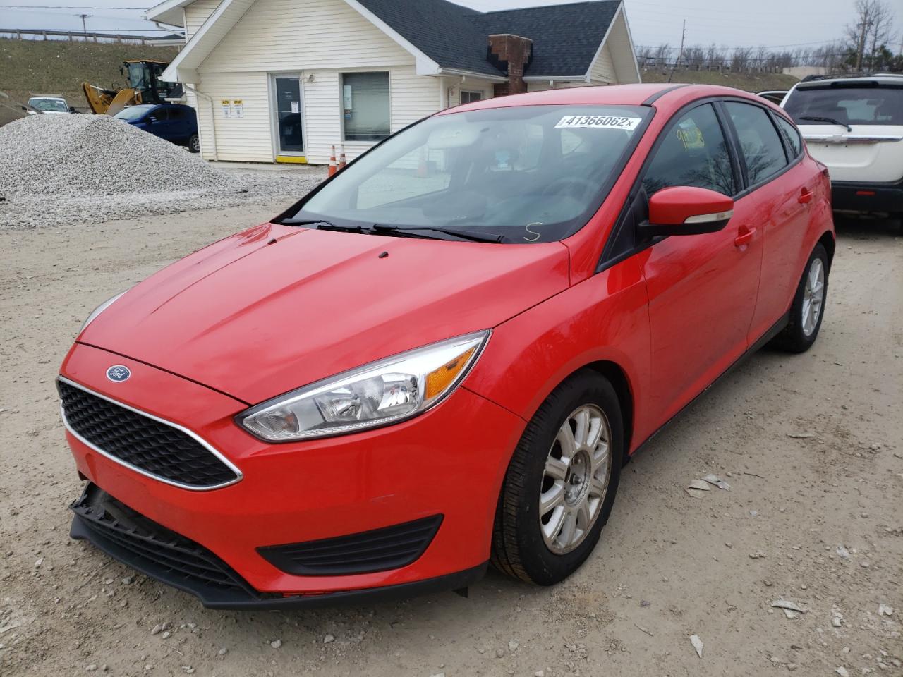 Photo 2 from auction – 2016 FORD FOCUS SE with VIN 1FADP3K27GL217718