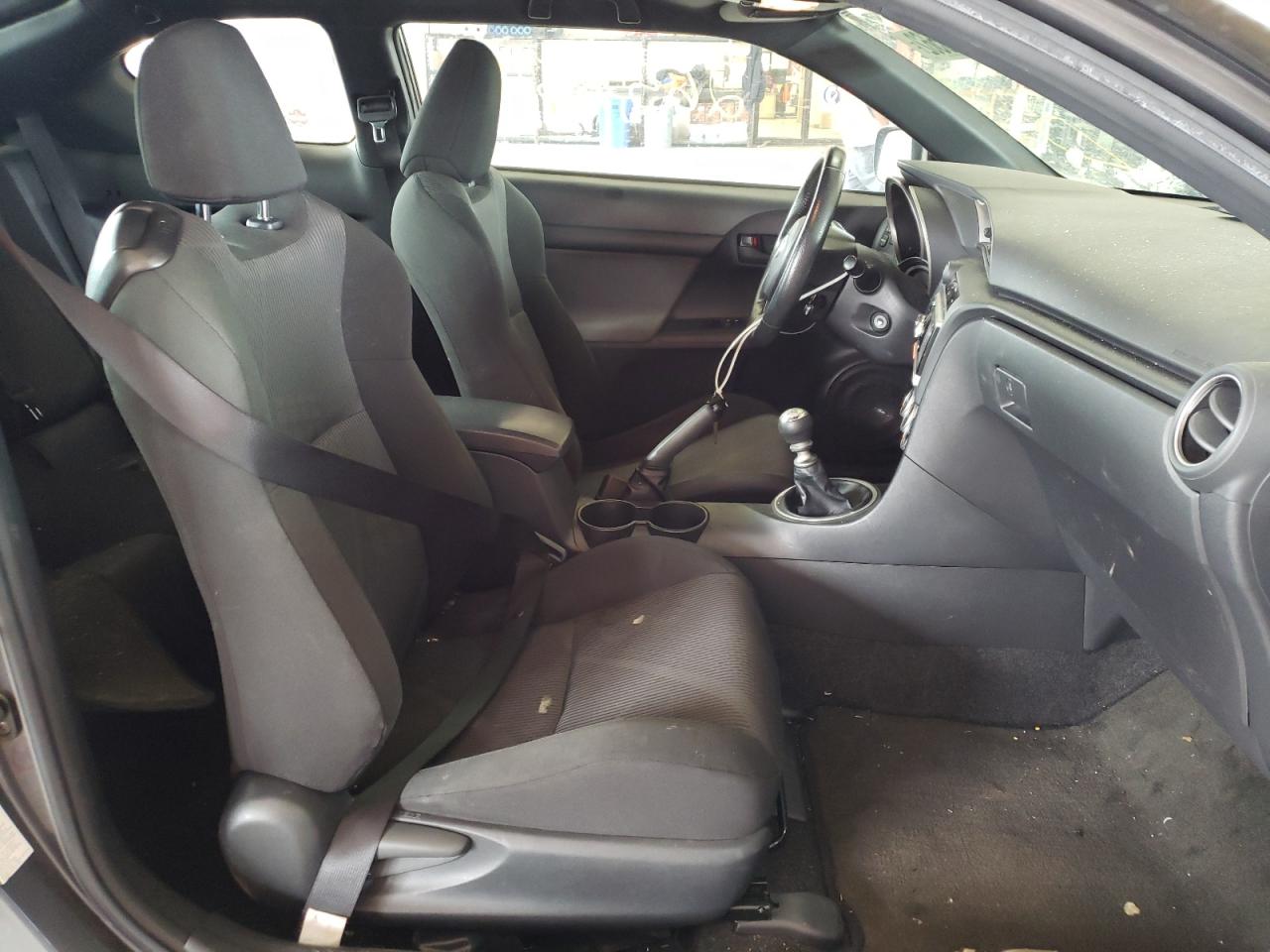 Photo 5 from auction – 2011 TOYOTA SCION TC with VIN JTKJF5C79B3010948
