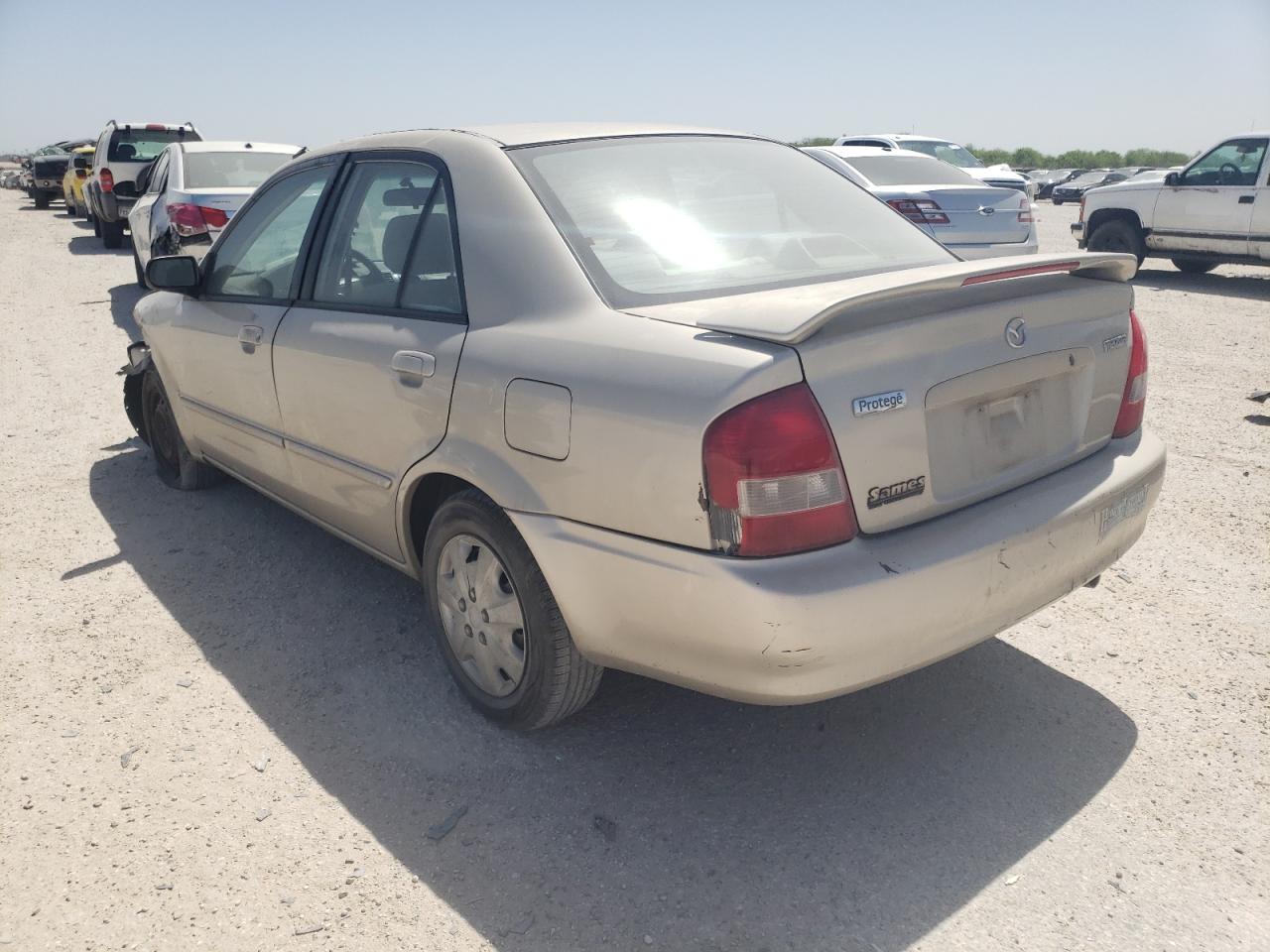 Photo 3 from auction – 2000 MAZDA PROTEGE DX with VIN JM1BJ2223Y0232619