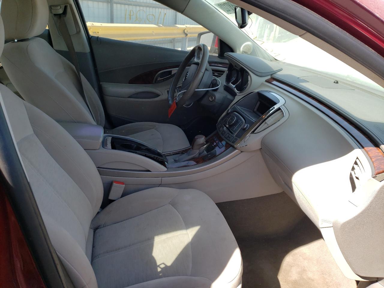 Photo 5 from auction – 2010 BUICK LACROSSE C with VIN 1G4GA5EC3AF301450
