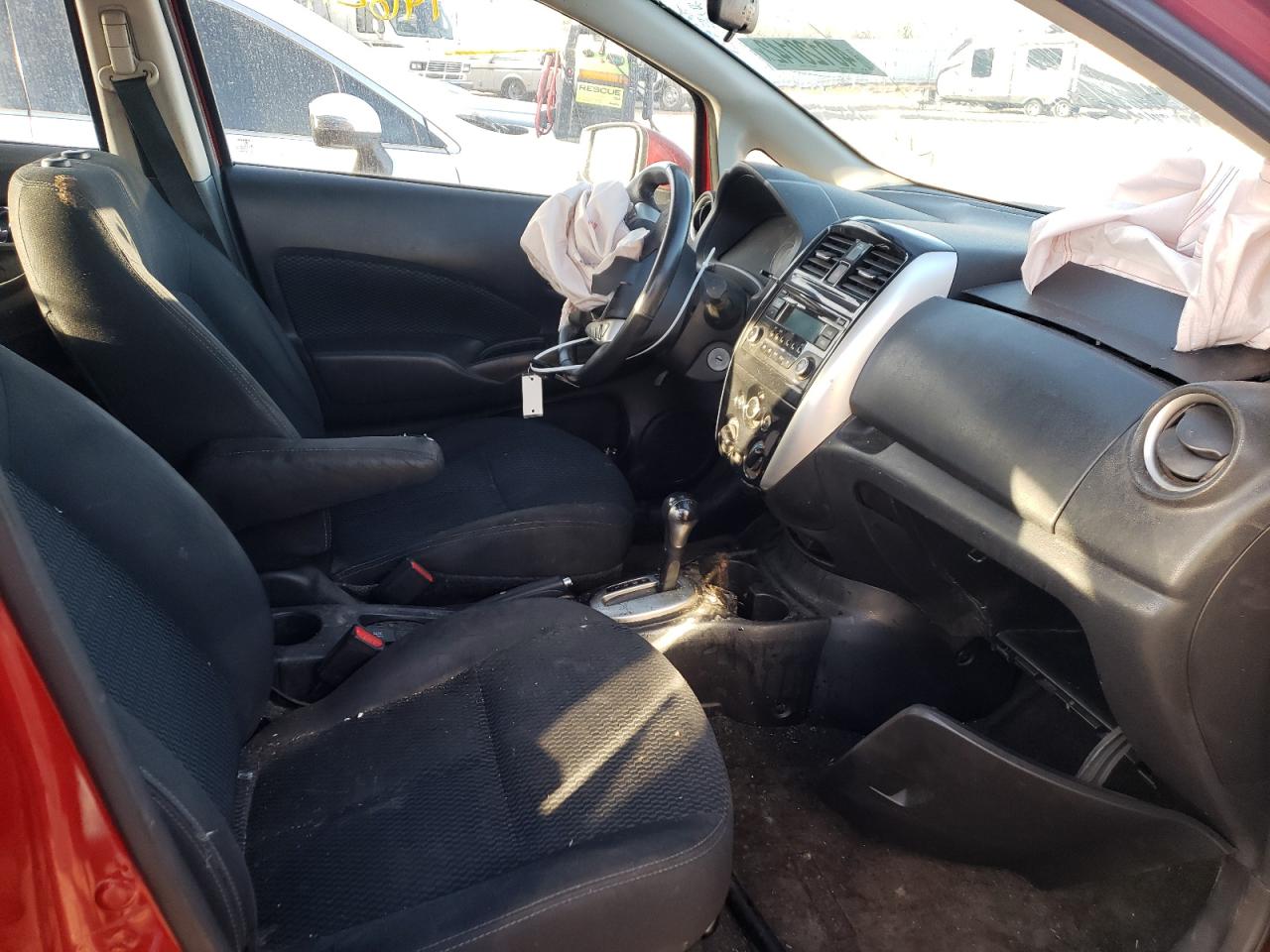Photo 5 from auction – 2015 NISSAN VERSA NOTE with VIN 3N1CE2CPXFL370406