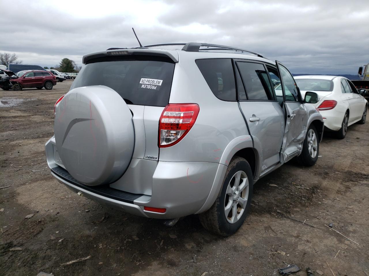 Photo 4 from auction – 2012 TOYOTA RAV4 LIMIT with VIN 2T3DF4DV3CW218852