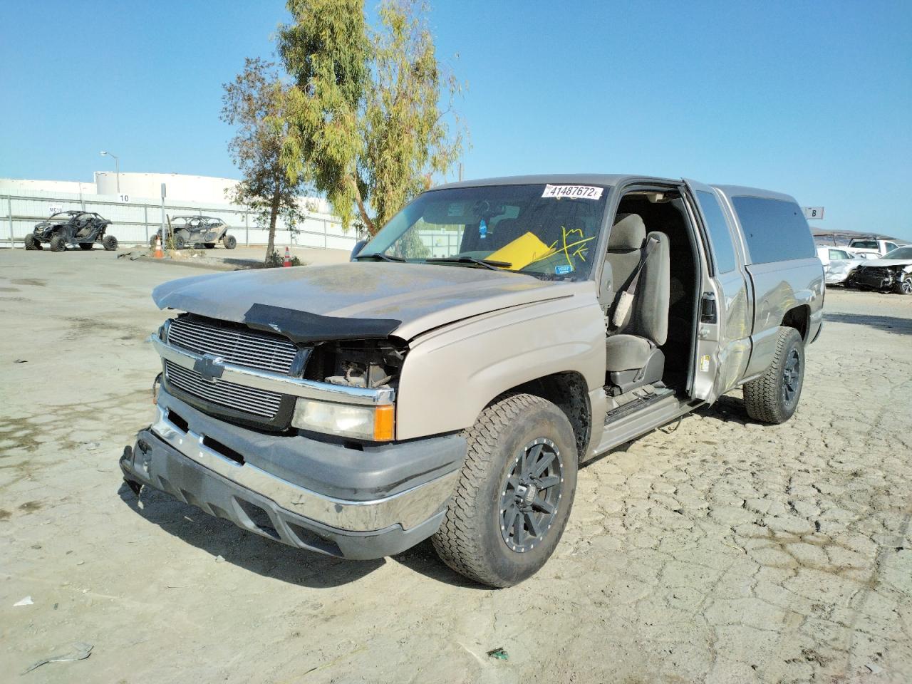 Photo 2 from auction – 2004 CHEVROLET SILVERADO with VIN 1GCEC19T14Z198542