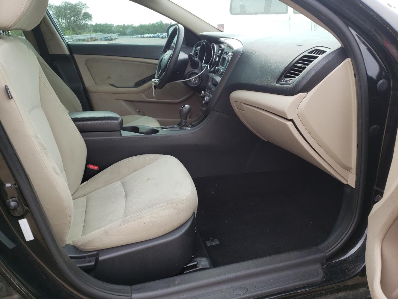 Photo 5 from auction – 2012 KIA OPTIMA LX with VIN 5XXGM4A77CG017998