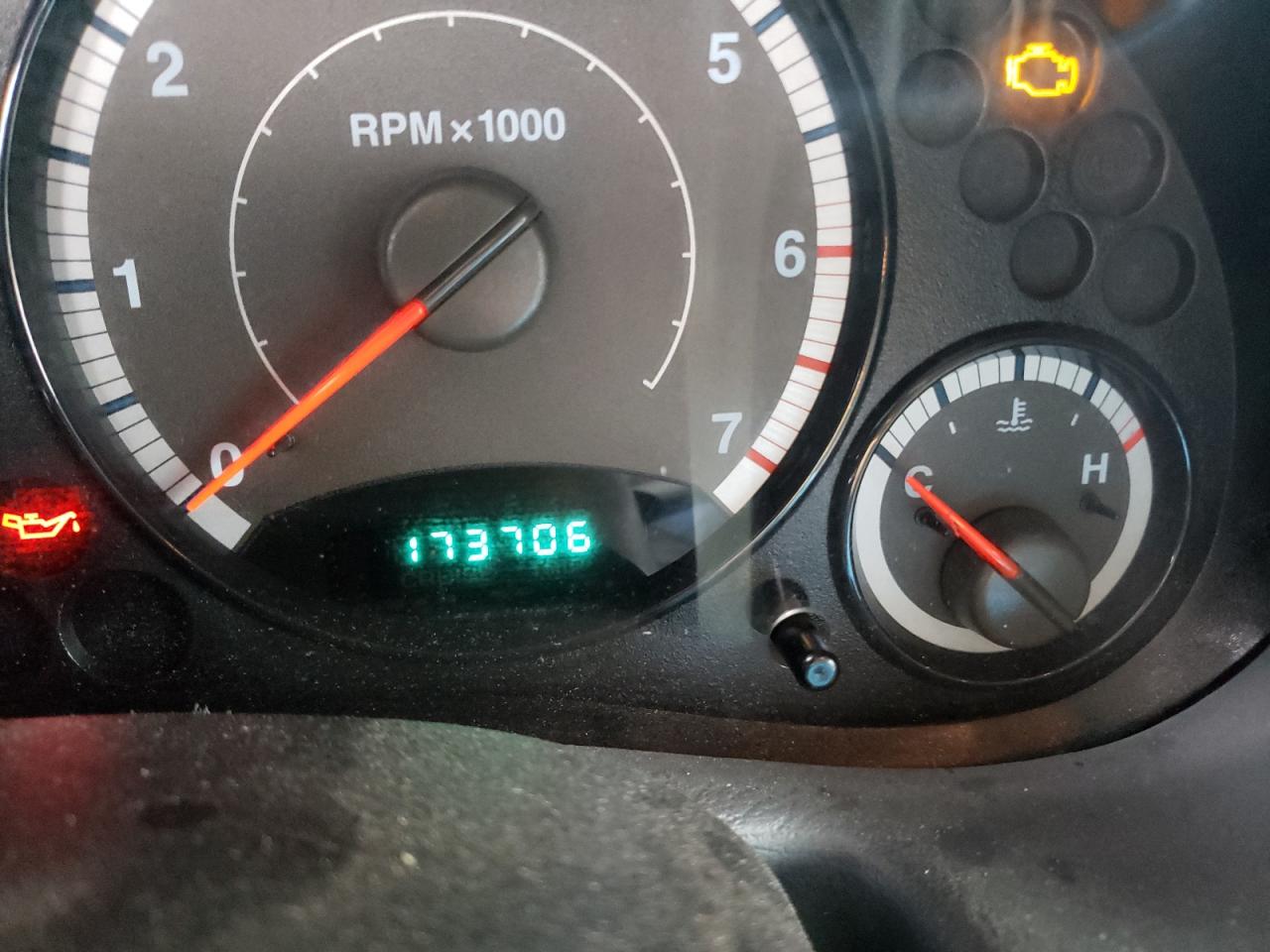Photo 8 from auction – 2005 JEEP LIBERTY SP with VIN 1J4GL48K45W526424