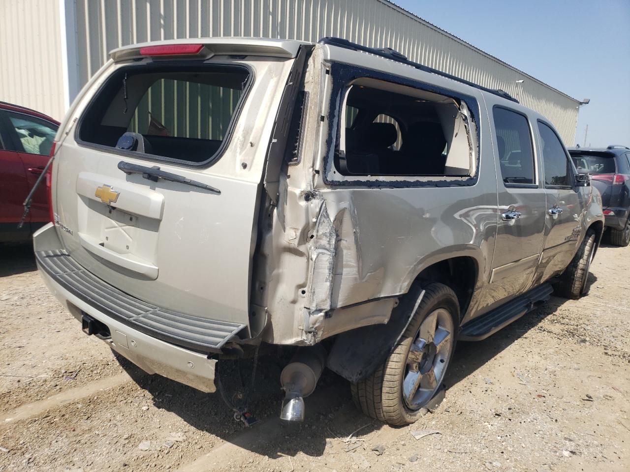 Photo 4 from auction – 2013 CHEVROLET SUBURBAN C with VIN 1GNSCHE05DR165106