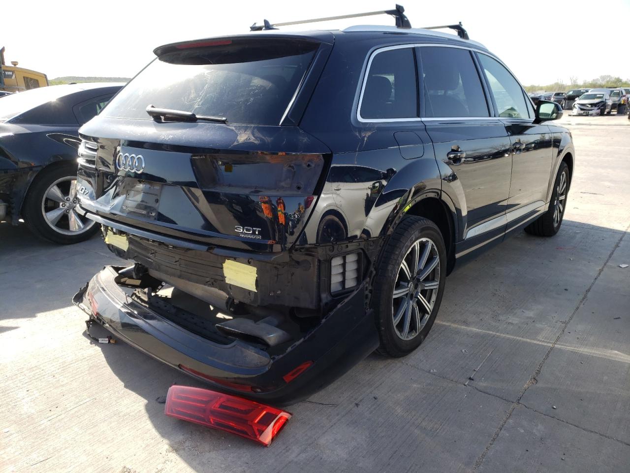Photo 4 from auction – 2017 AUDI Q7 PREMIUM with VIN WA1LAAF79HD013946