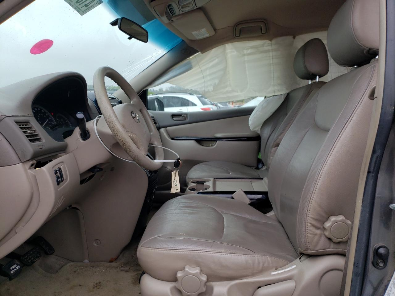 Photo 5 from auction – 2004 TOYOTA SIENNA CE with VIN 5TDZA23CX4S209044