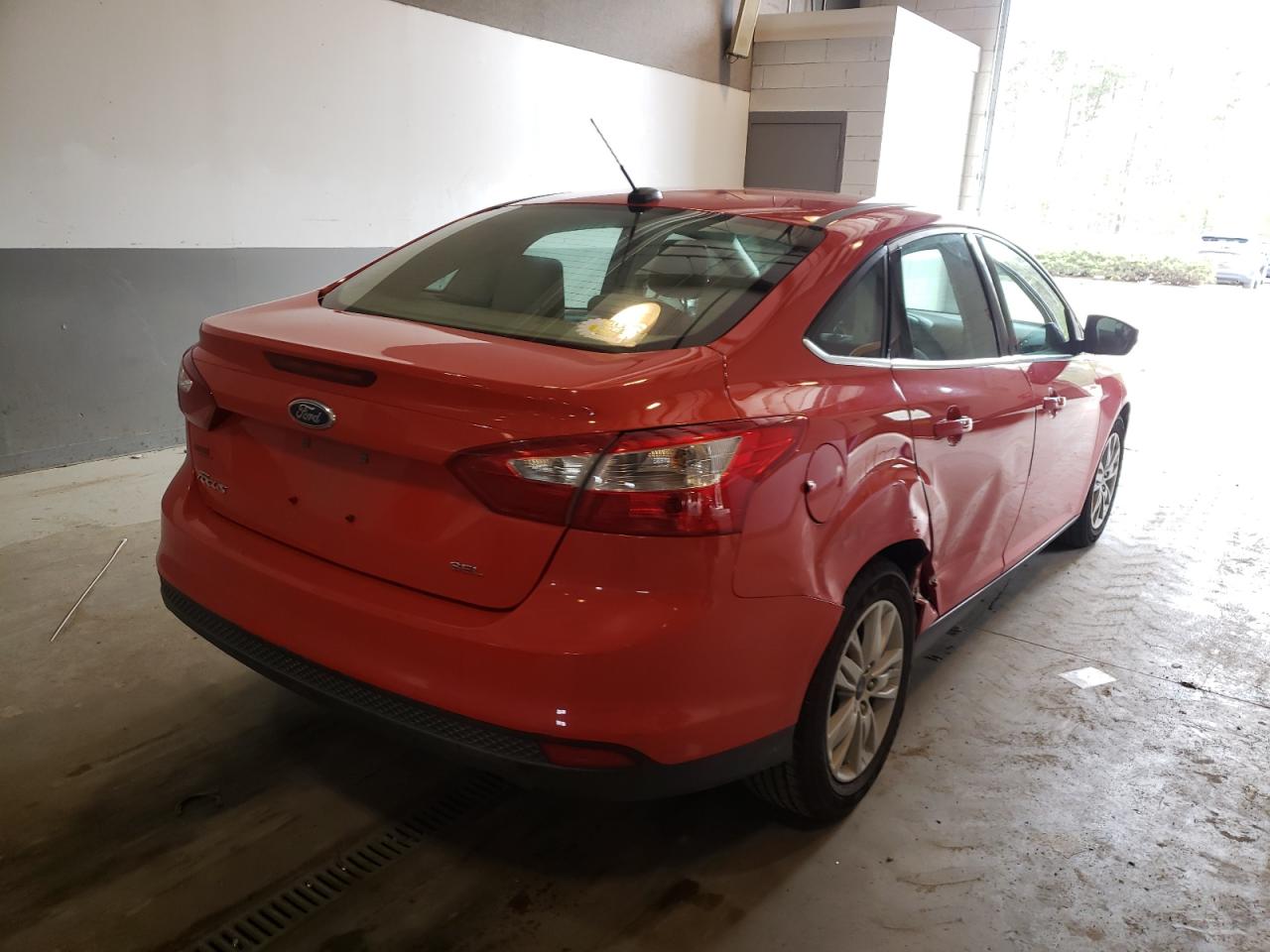 Photo 4 from auction – 2012 FORD FOCUS SEL with VIN 1FAHP3H2XCL275194