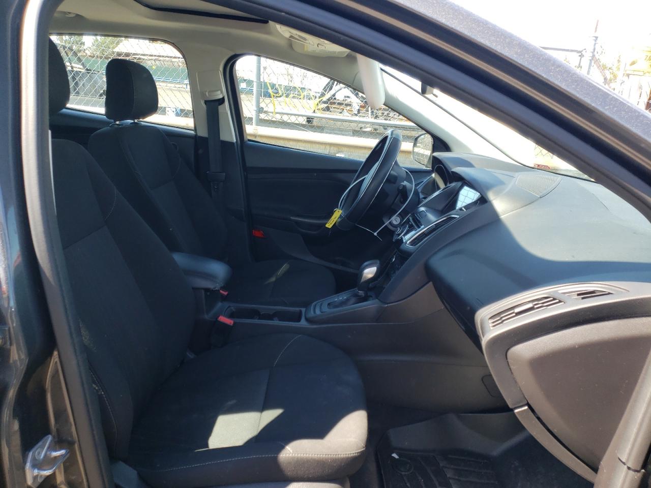 Photo 5 from auction – 2018 FORD FOCUS SEL with VIN 1FADP3M29JL310289