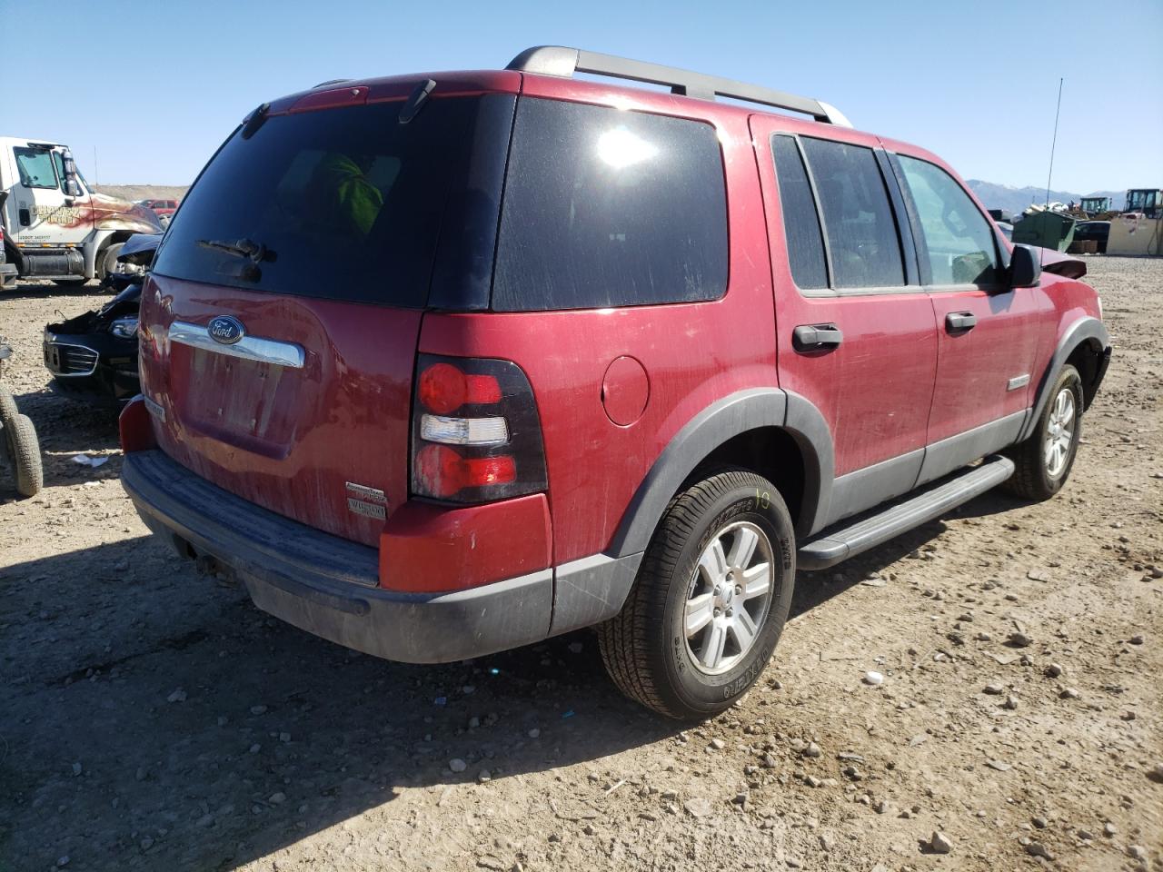 Photo 4 from auction – 2006 FORD EXPLORER X with VIN 1FMEU73E56UA56409