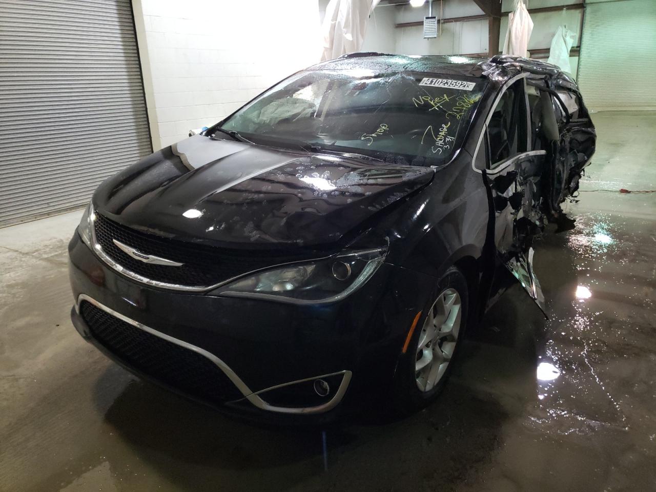 Photo 2 from auction – 2020 CHRYSLER PACIFICA L with VIN 2C4RC1GG5LR118210