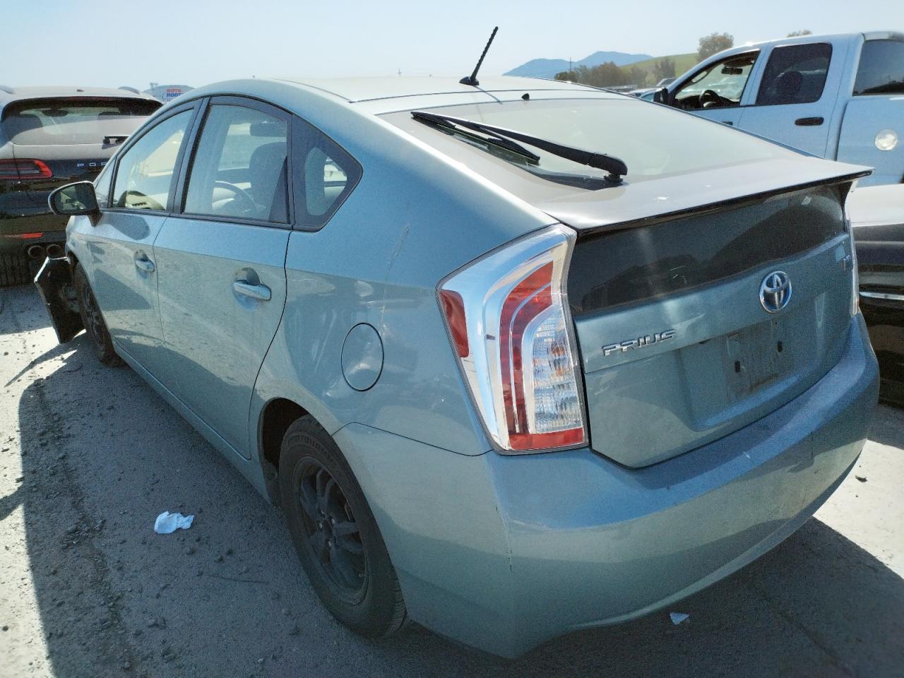 Photo 3 from auction – 2015 TOYOTA PRIUS with VIN JTDKN3DU7F1990785