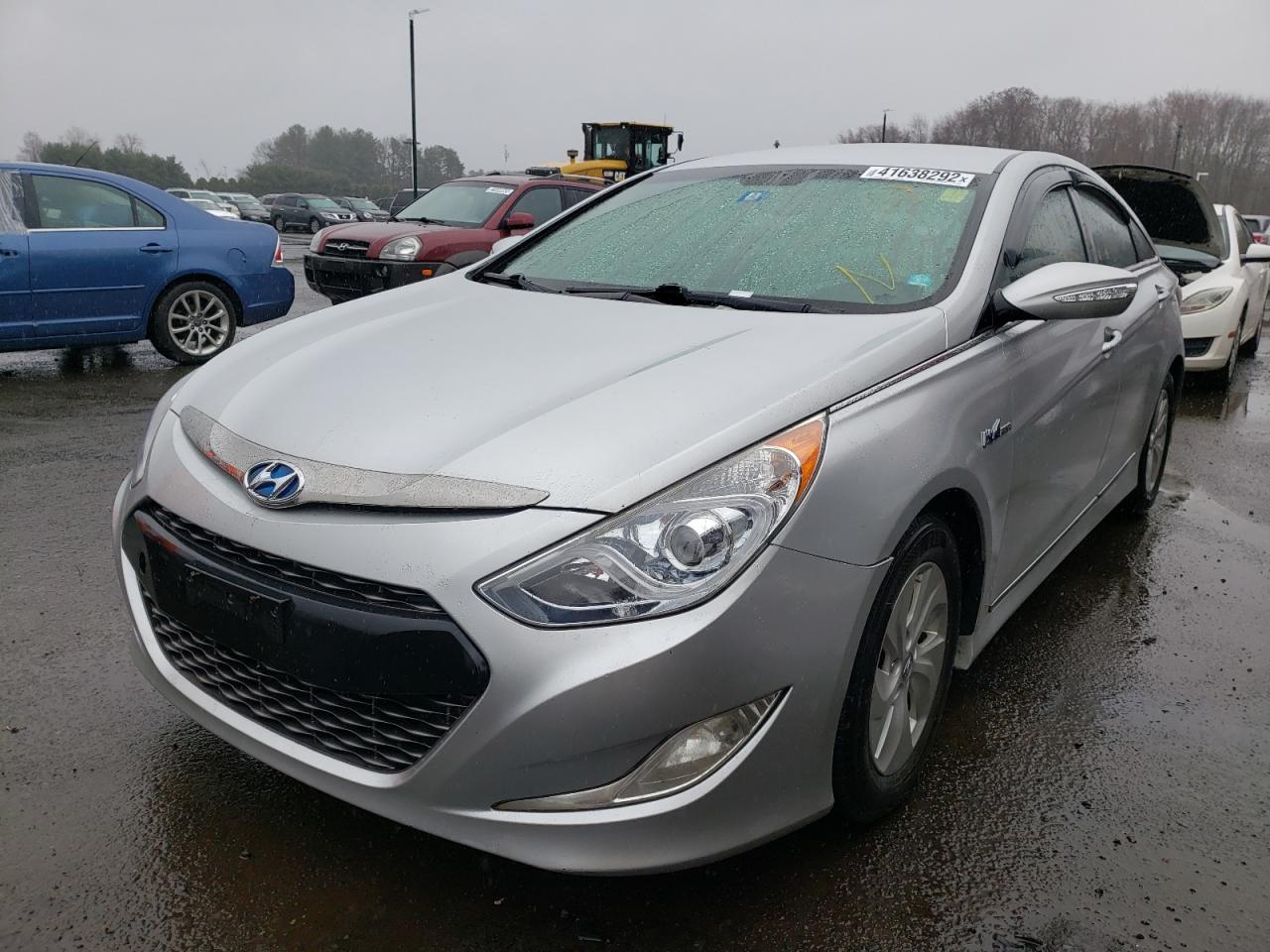 Photo 2 from auction – 2013 HYUNDAI SONATA HYB with VIN KMHEC4A40DA070969