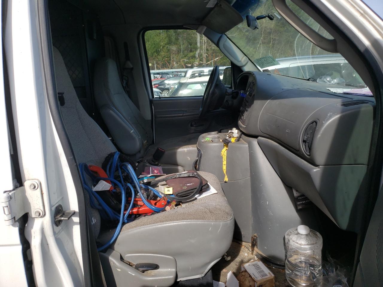 Photo 5 from auction – 2004 FORD ECONOLINE with VIN 1FTRE14W94HA07565
