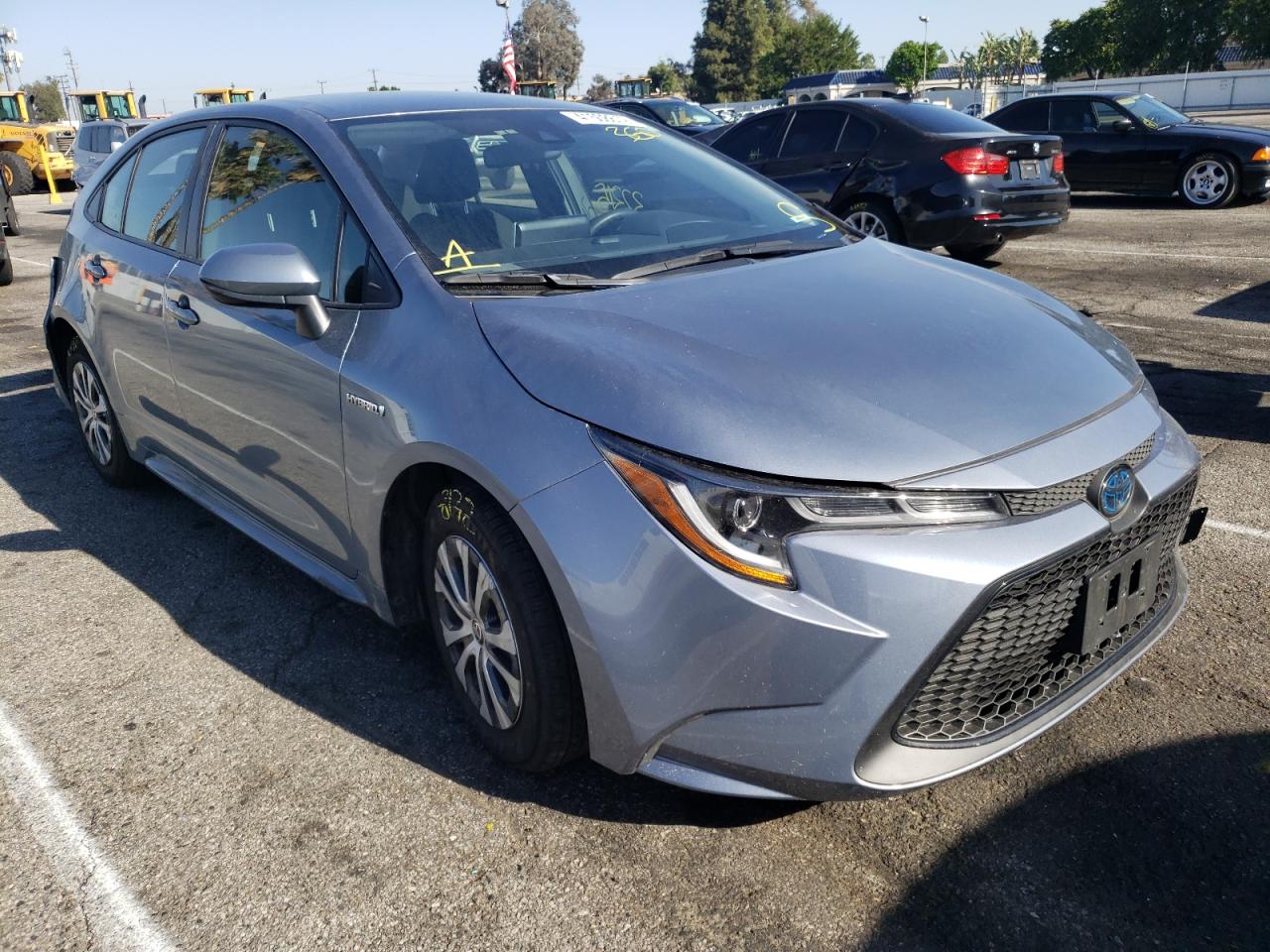 TOYOTA COROLLA LE 2021 with VIN JTDEAMDE0MJ027537 - Photo from auction