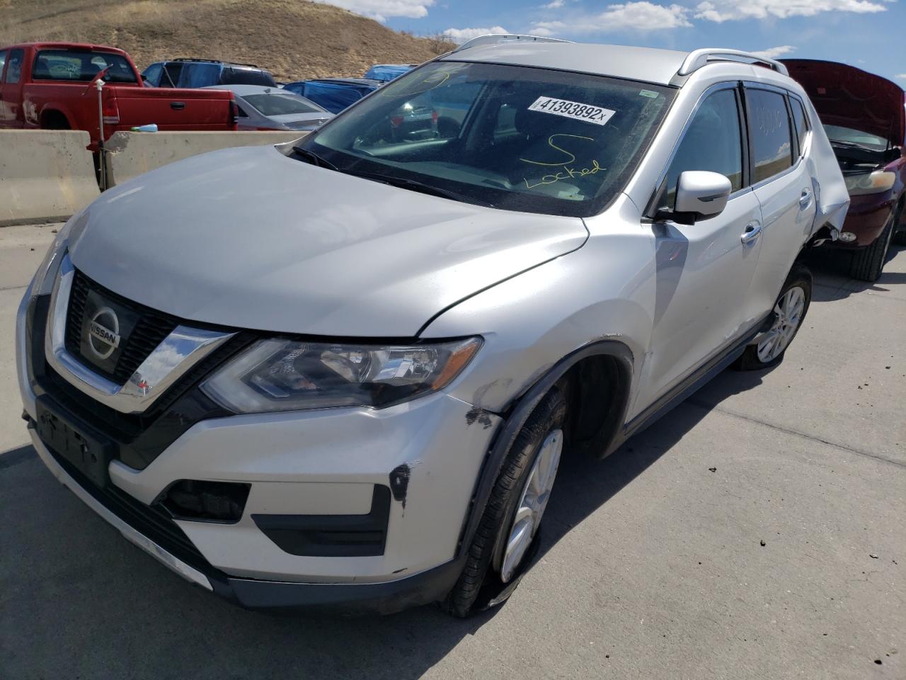 Photo 2 from auction – 2017 NISSAN ROGUE S with VIN KNMAT2MV0HP606351
