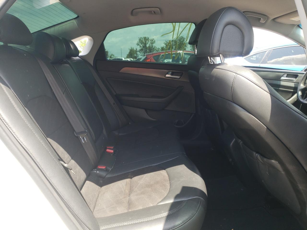 Photo 6 from auction – 2015 HYUNDAI SONATA SPO with VIN 5NPE34AF2FH087984