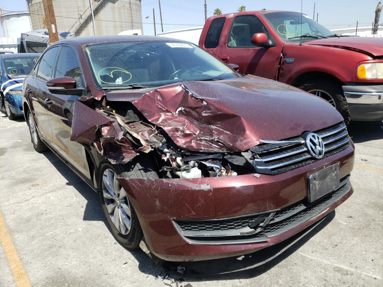 VOLKSWAGEN PASSAT S 2014 with VIN 1VWAT7A32EC077341 - Photo from auction