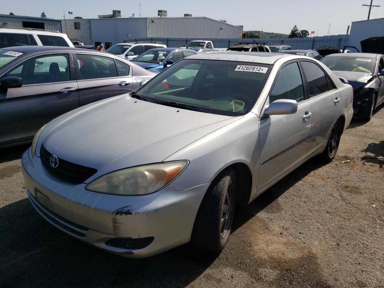 Zdjęcie 2 z aukcji – 2002 TOYOTA CAMRY z VIN 4T1BF30K72U524604