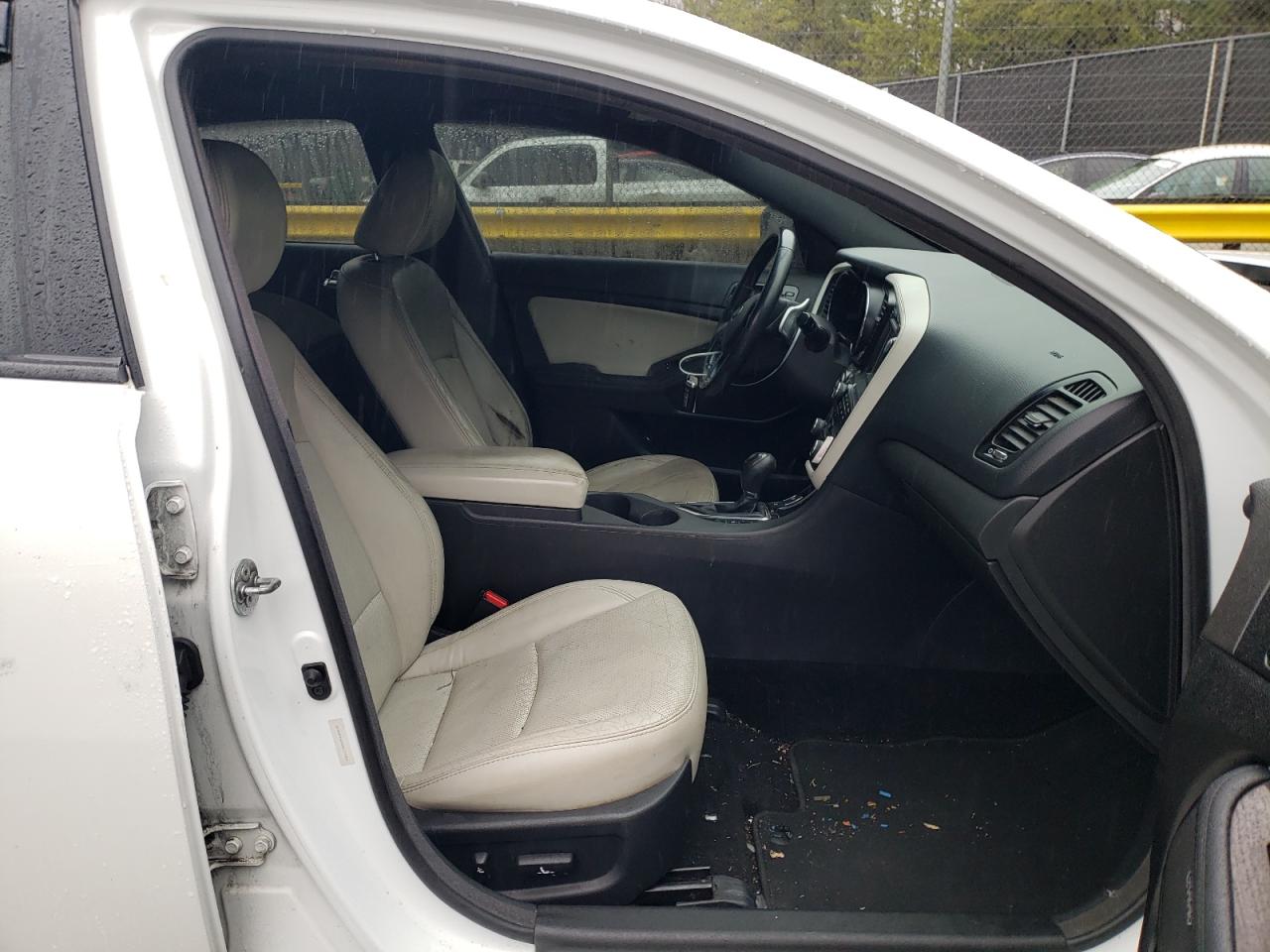 Photo 5 from auction – 2013 KIA OPTIMA SX with VIN 5XXGR4A6XDG177254