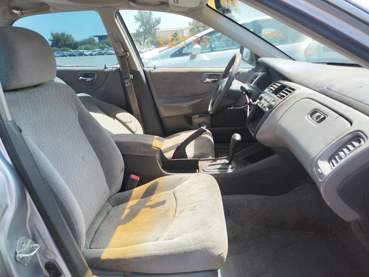 Photo 5 from auction – 2001 HONDA ACCORD with VIN 1HGCF86651A099692