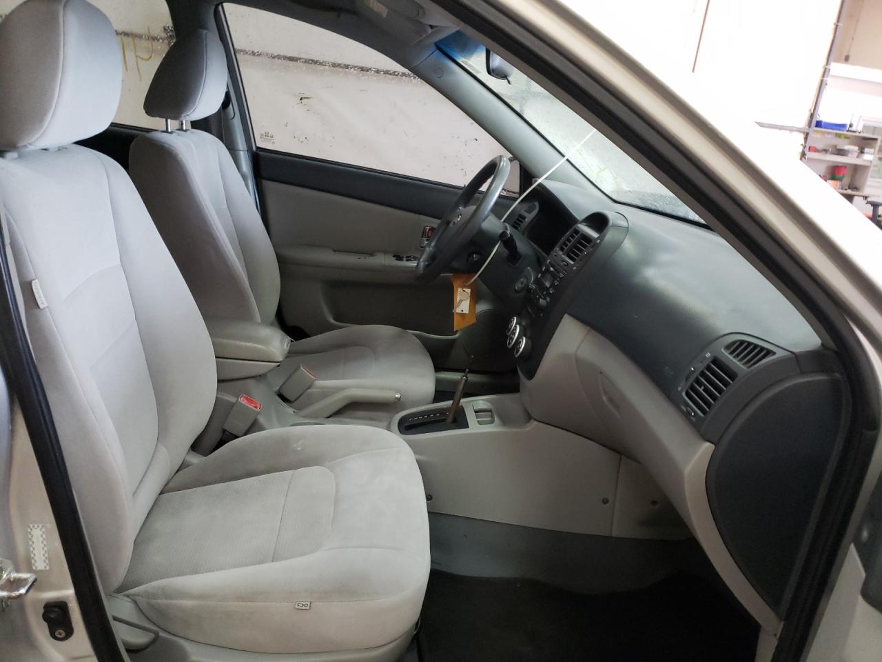 Photo 5 from auction – 2008 KIA SPECTRA EX with VIN KNAFE121385493854