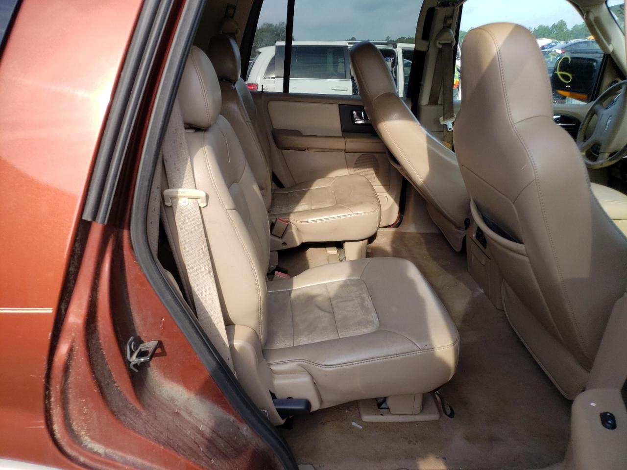 Photo 6 from auction – 2006 FORD EXPEDITION with VIN 1FMPU17576LA29573