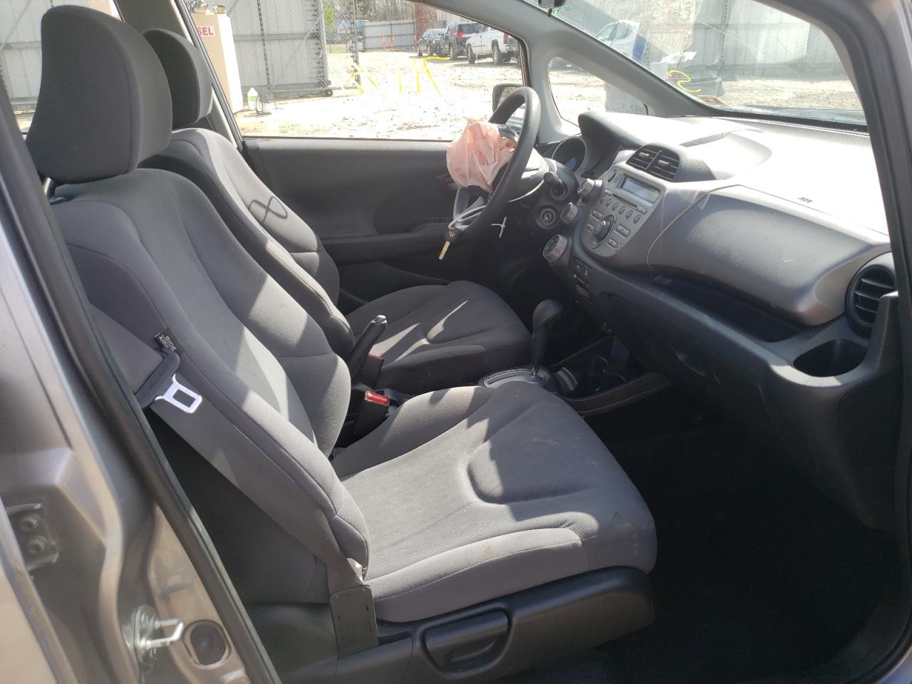Photo 5 from auction – 2009 HONDA FIT with VIN JHMGE88239S057538