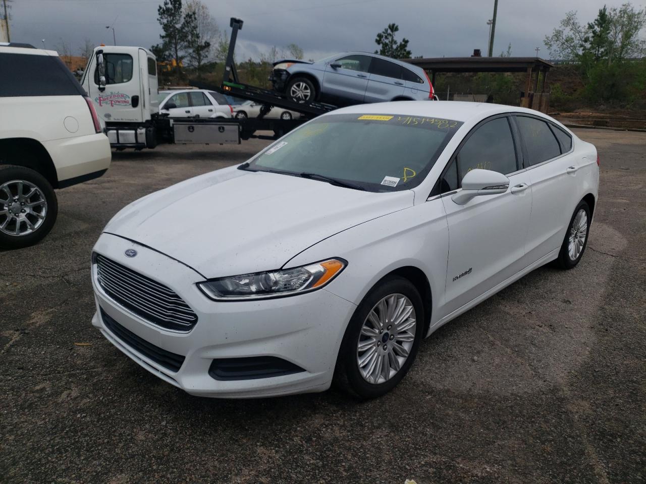 Photo 2 from auction – 2016 FORD FUSION SE with VIN 3FA6P0LU7GR397842