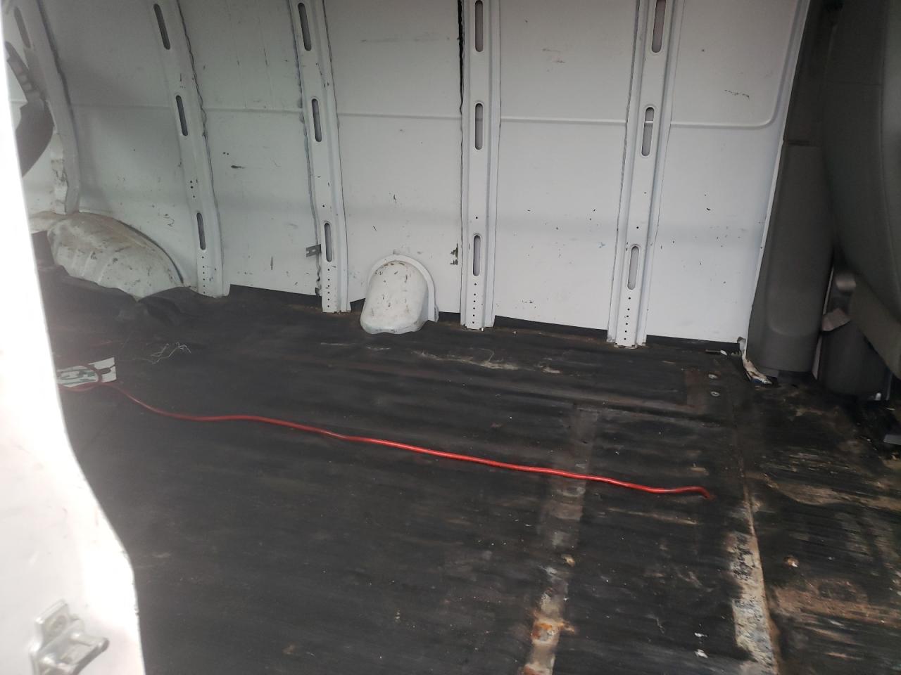 Photo 6 from auction – 2012 CHEVROLET EXPRESS G2 with VIN 1GCWGGBA8C1145063