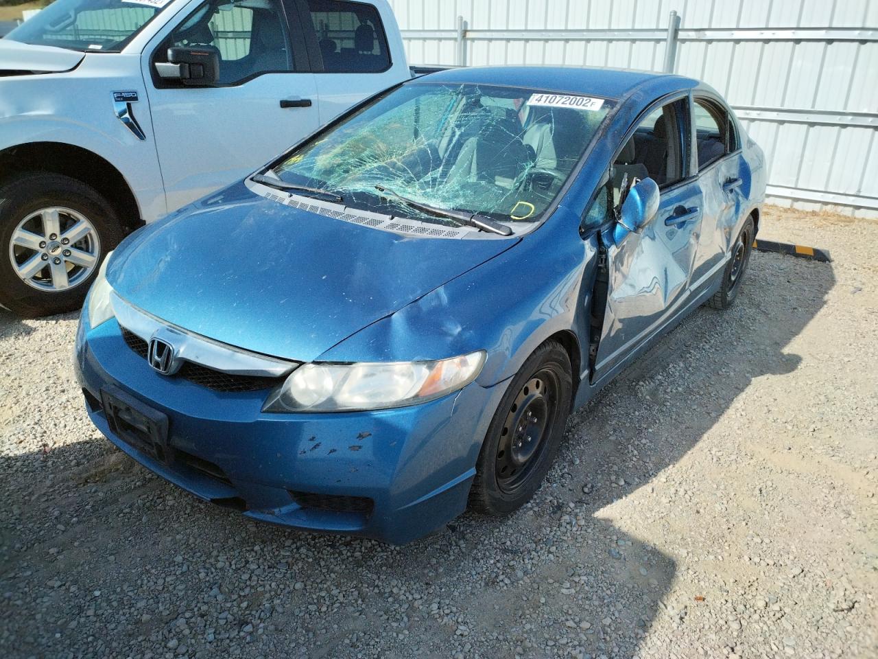 Photo 2 from auction – 2010 HONDA CIVIC LX with VIN 19XFA1F53AE077650
