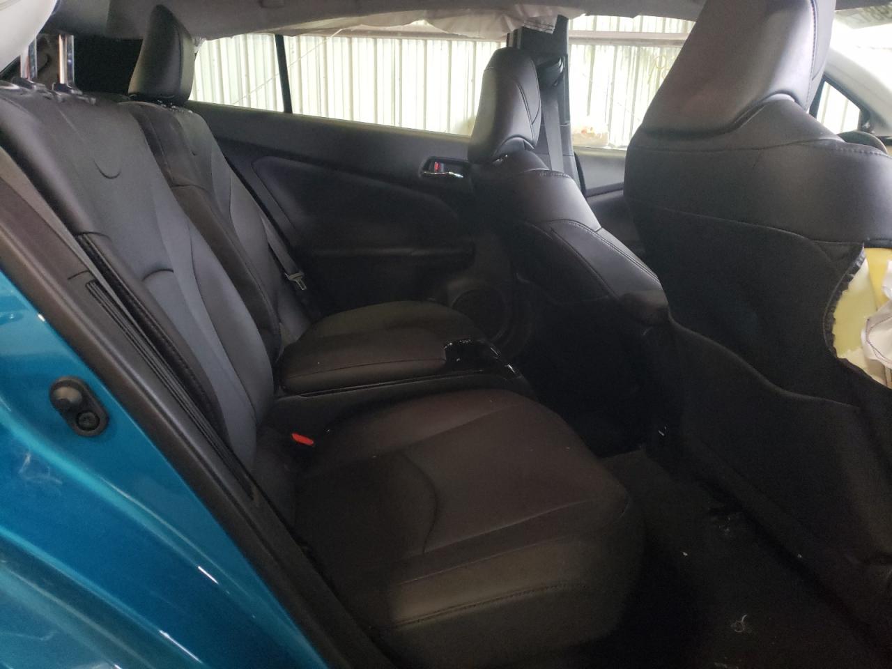 Photo 6 from auction – 2018 TOYOTA PRIUS PRIM with VIN JTDKARFP6J3072111