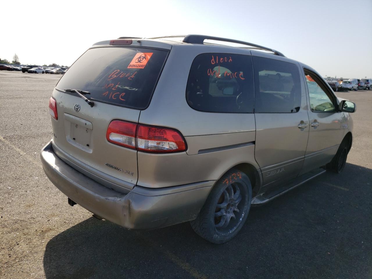 Photo 4 from auction – 2002 TOYOTA SIENNA LE with VIN 4T3ZF13CX2U433017