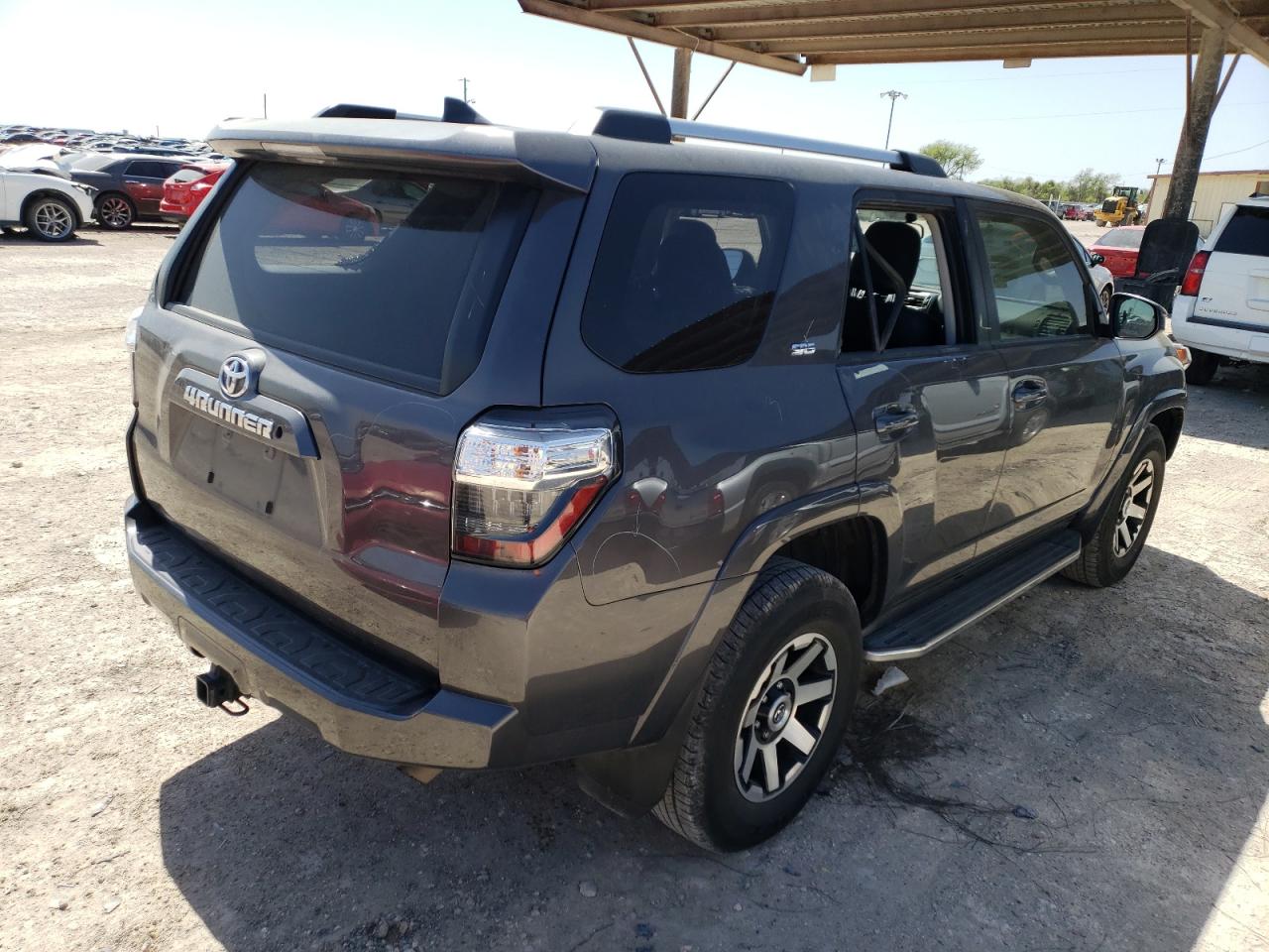 Photo 4 from auction – 2019 TOYOTA 4RUNNER SR with VIN JTEZU5JR1K5210016