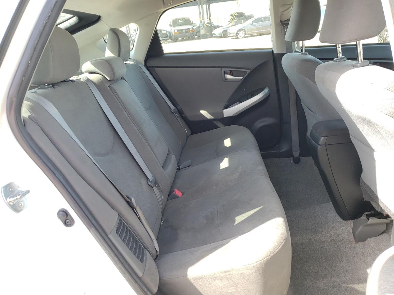 Photo 6 from auction – 2014 TOYOTA PRIUS with VIN JTDKN3DU8E0382035