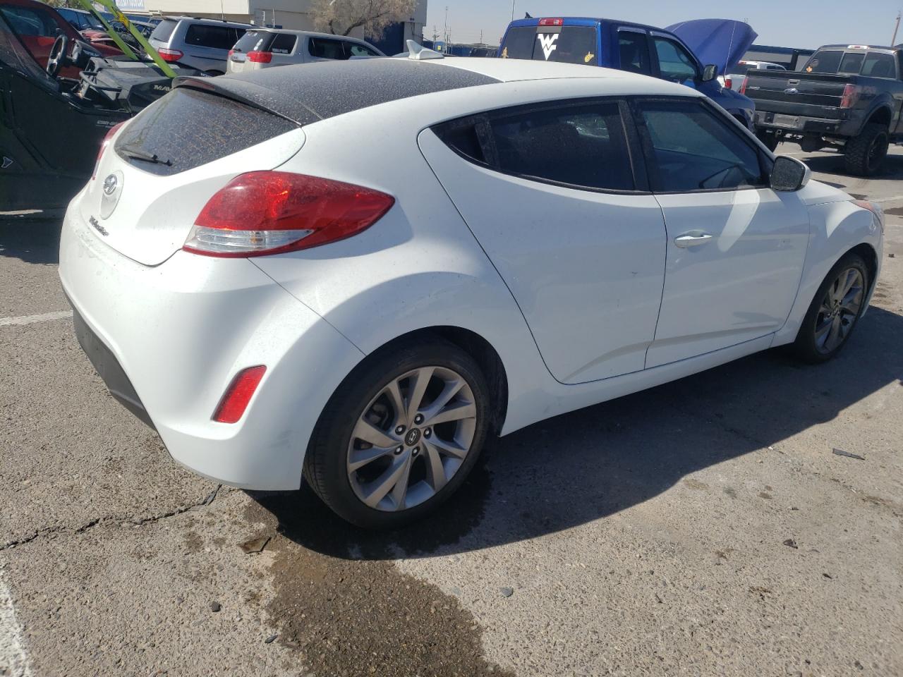 Photo 4 from auction – 2016 HYUNDAI VELOSTER with VIN KMHTC6AD4GU279010