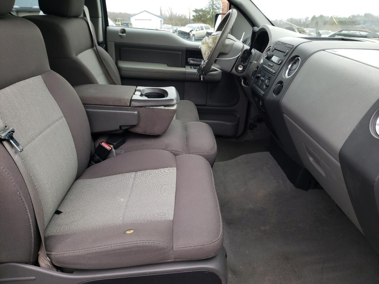 Zdjęcie 5 z aukcji – 2006 FORD F150 z VIN 1FTPX14526NB02434